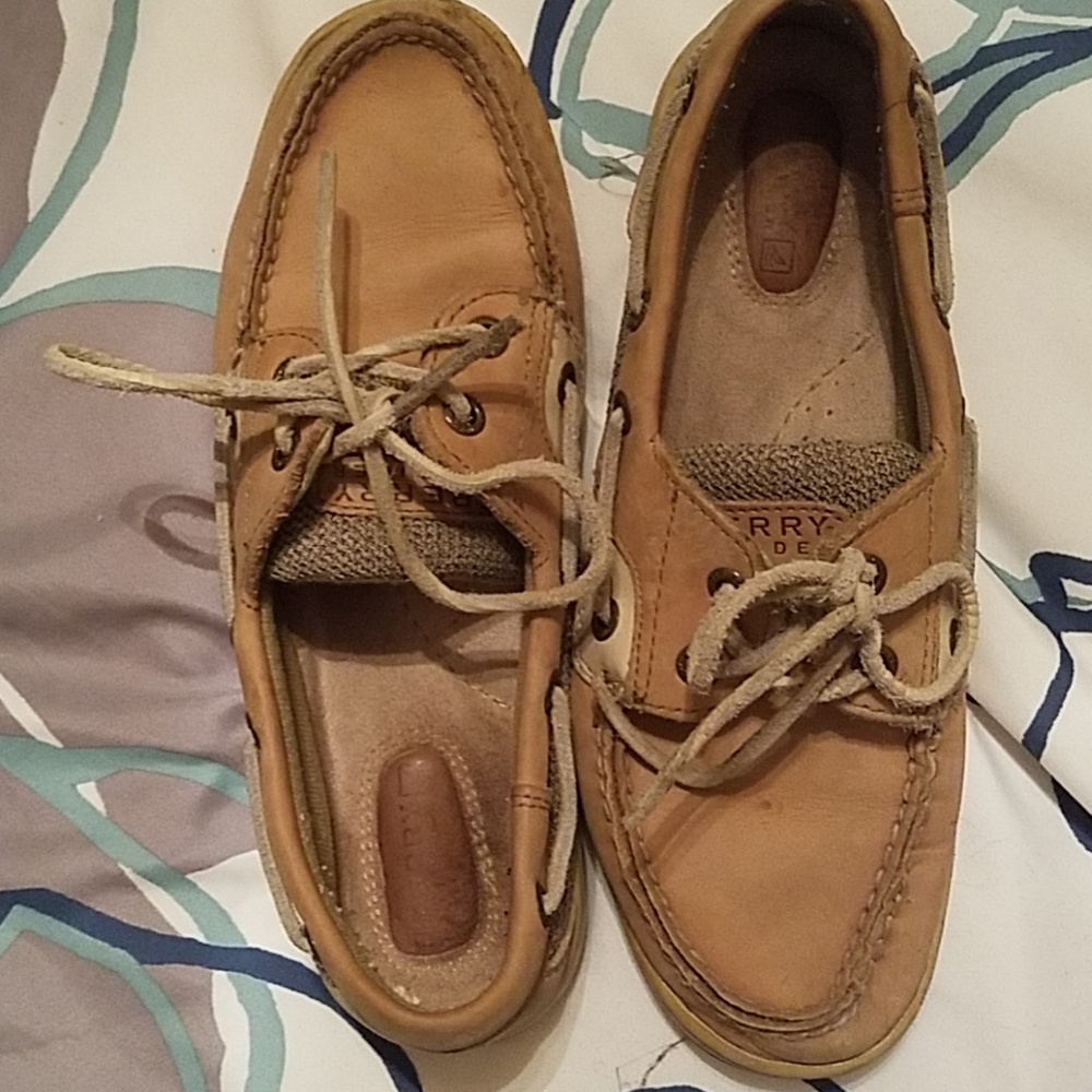 One pair of Sperry shoes